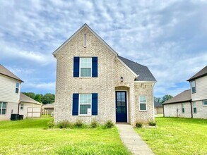 Building Photo - Now @ Rasco Farms in Southaven, MS- 4 Bedroom-2.5 Bath Home!