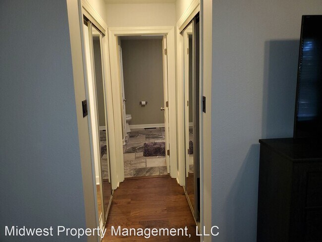 Building Photo - 3 br, 2.5 bath House - E 100-11 Green Mead...