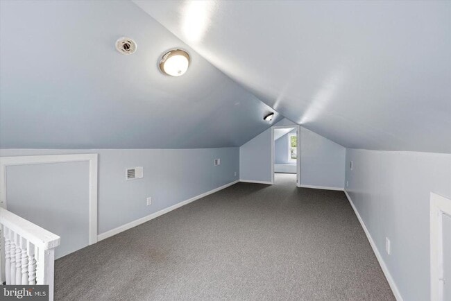 Building Photo - 334 N Oakland Ave