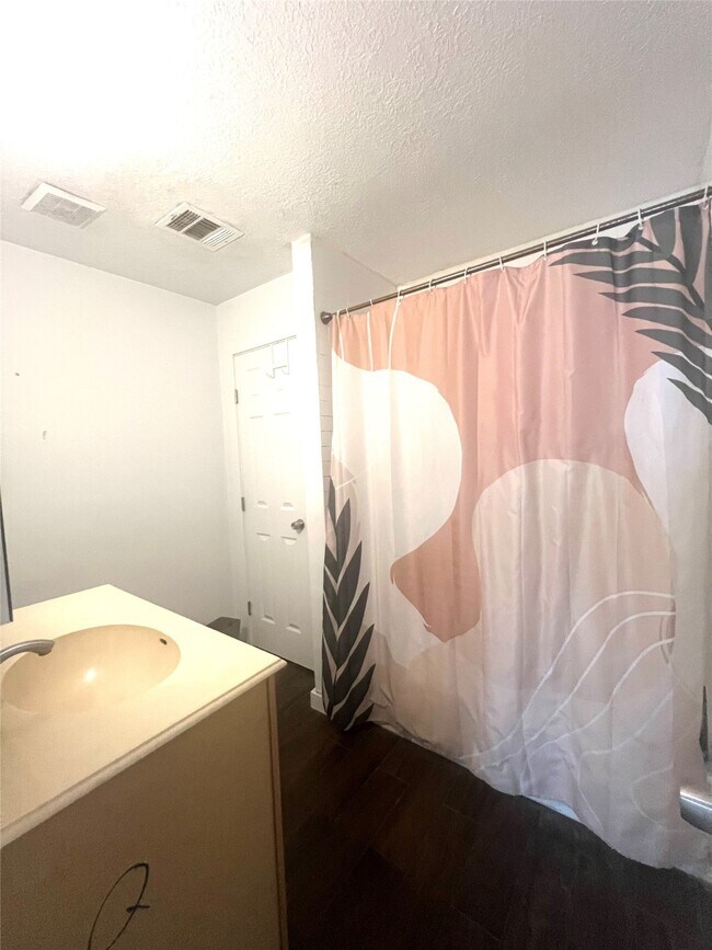 Building Photo - 10515 Sagewind Dr