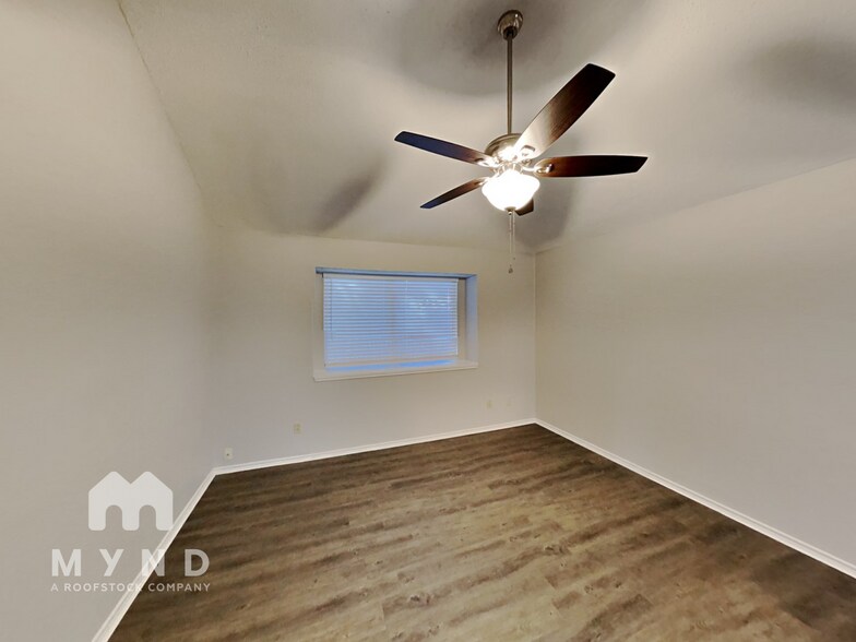 Building Photo - 4903 Pecan Estates