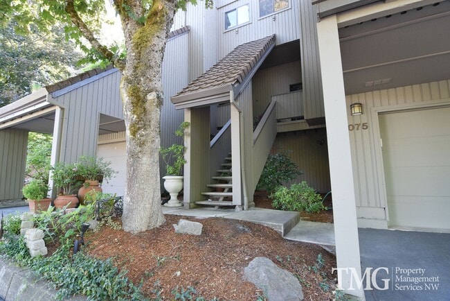 Building Photo - 4075 Jefferson Pkwy