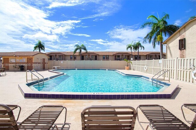 Building Photo - 9431 Boca Cove Cir