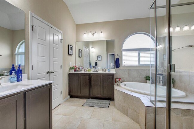 Building Photo - 16508 Pallazo Dr