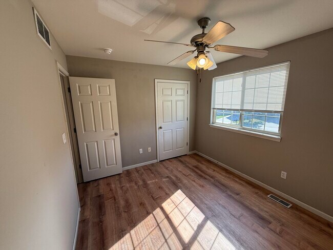 Building Photo - 4006 Snowy Owl Dr