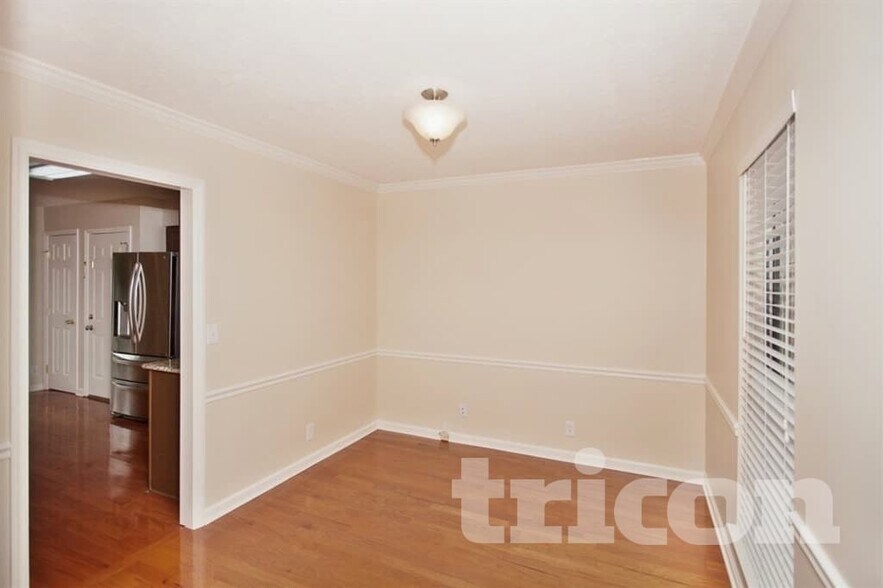 Building Photo - 2041 Glastonbury Dr