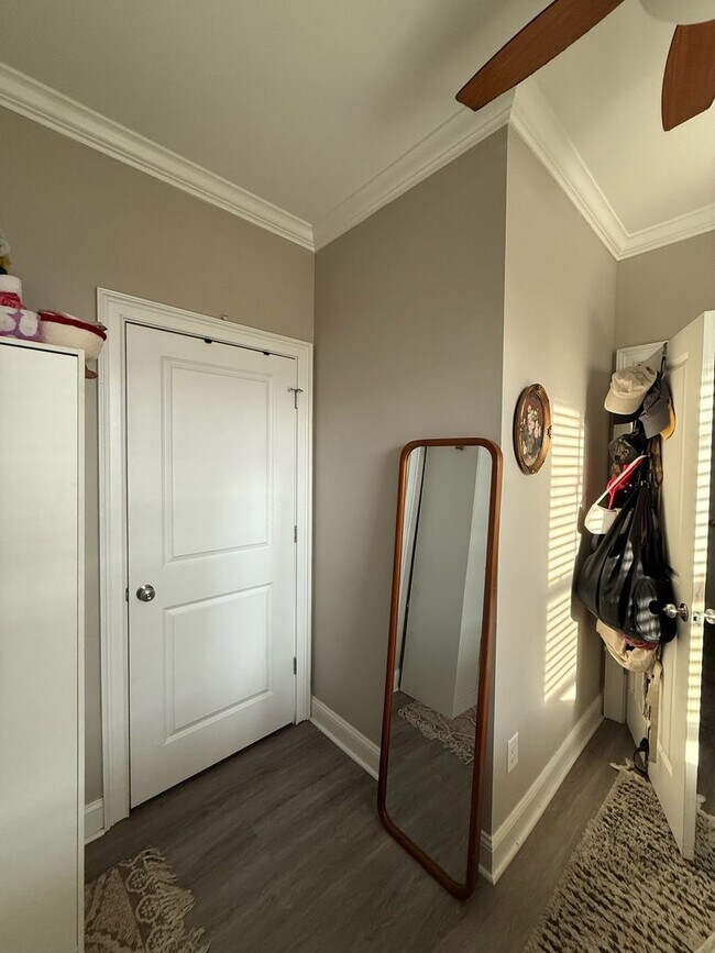 Building Photo - 44 Grove St