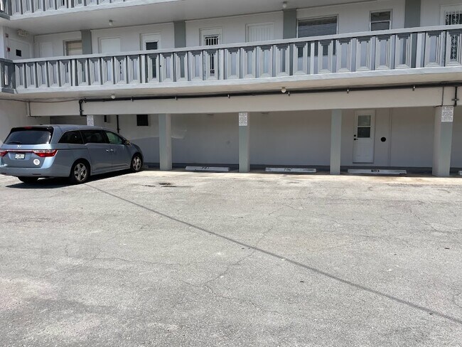 Building Photo - 1400 SW 27th Ave