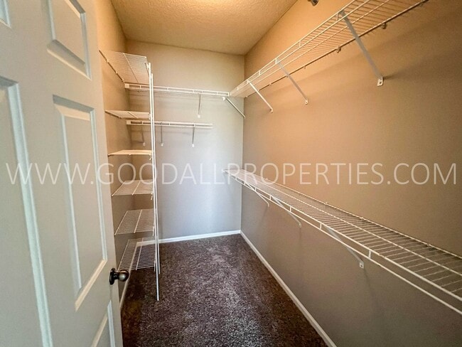 Building Photo - Spacious 3-Bedroom, 2-Bath Condo in the Heart of Ankeny