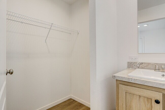 Building Photo - 2627 S Lamb Blvd