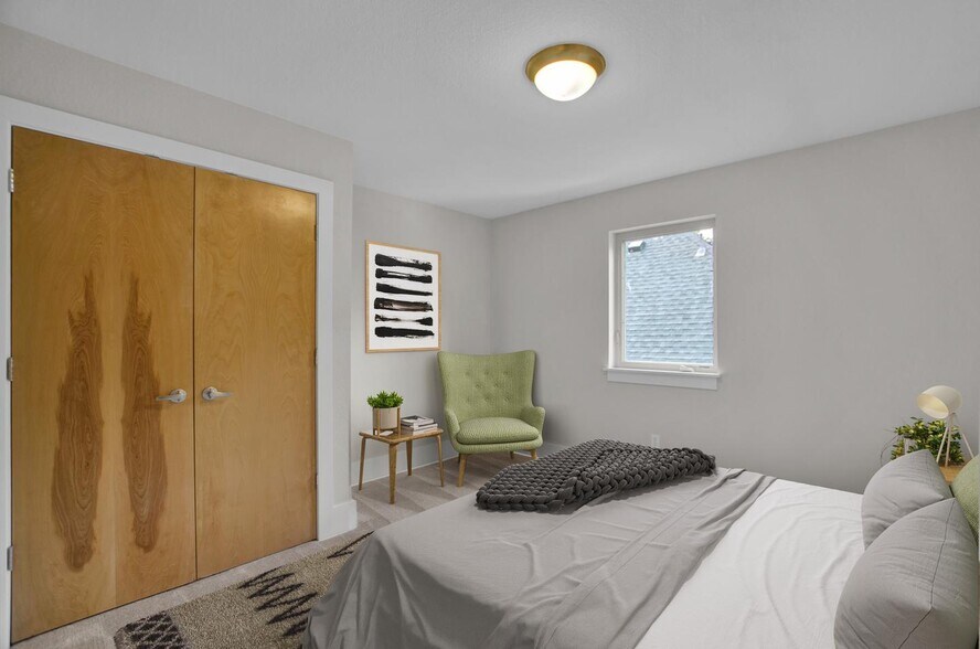 Building Photo - Contemporary Whittier home with wraparound deck