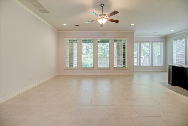 Building Photo - 19 Daffodil Meadow Pl