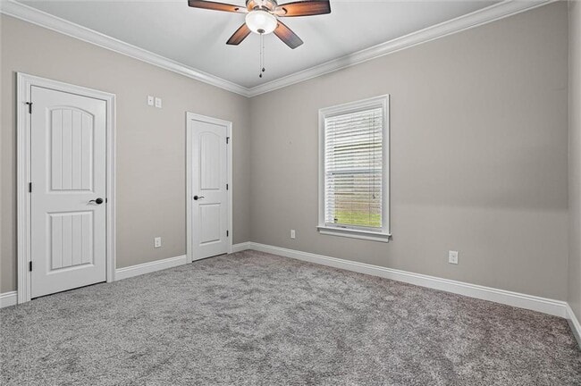 Building Photo - 914 Henckley Ave