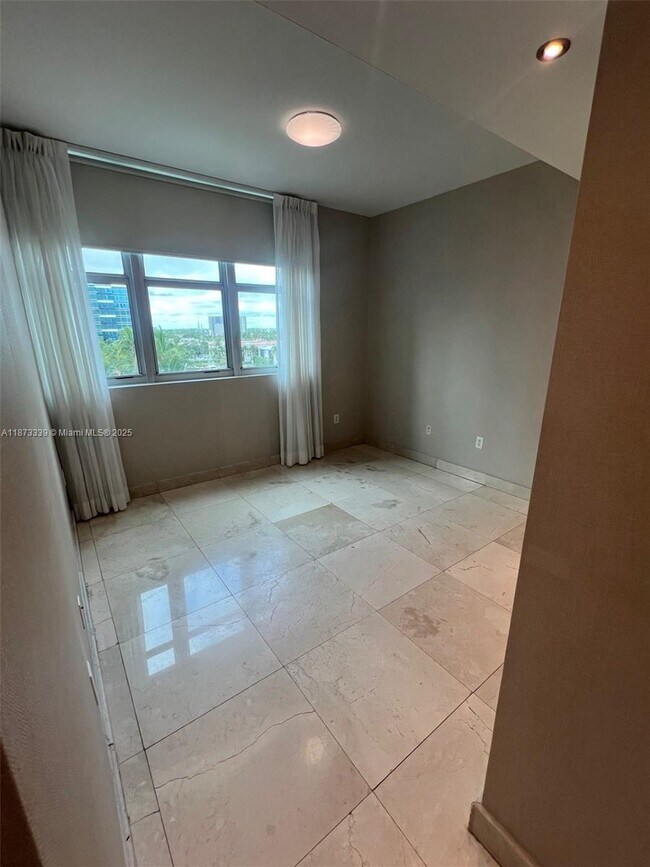 Building Photo - 3131 NE 188th St