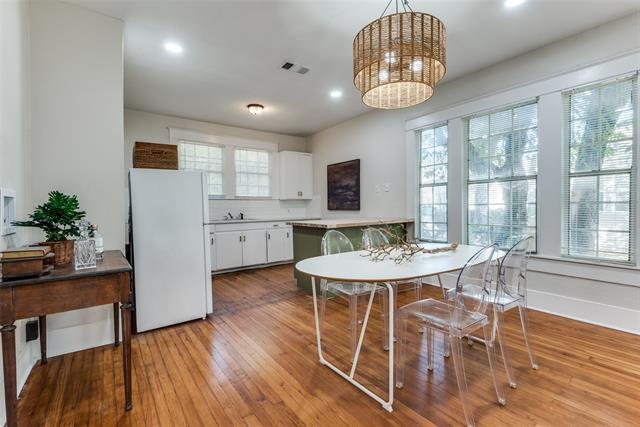 Building Photo - 517 S Vernon Ave