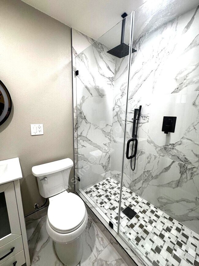 Building Photo - 1569 Carol Dr