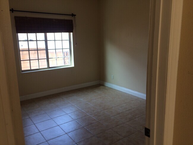 Bedroom 2 - 652 S Hollenbeck Ave