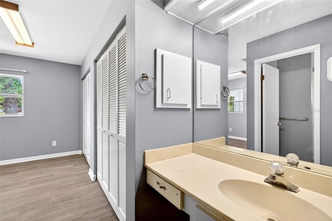 Building Photo - 3423 SW 27th St