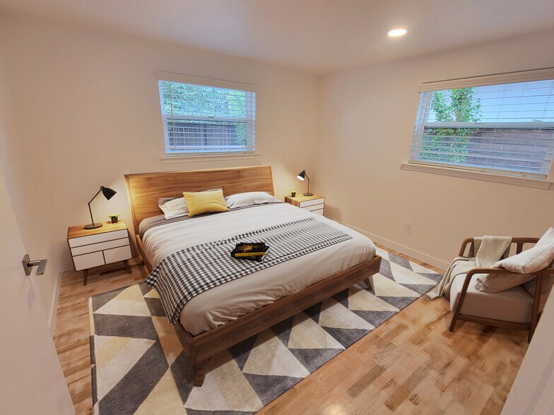 Building Photo - 823 Orondo Ave