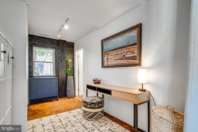 Building Photo - 1413 Swann St NW