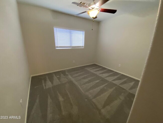 Building Photo - 10541 W Angels Ln