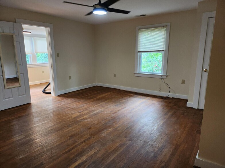 Living room - 142 Carlton Rd