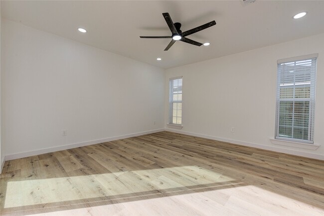 Building Photo - 3223 Cherry Hills Dr
