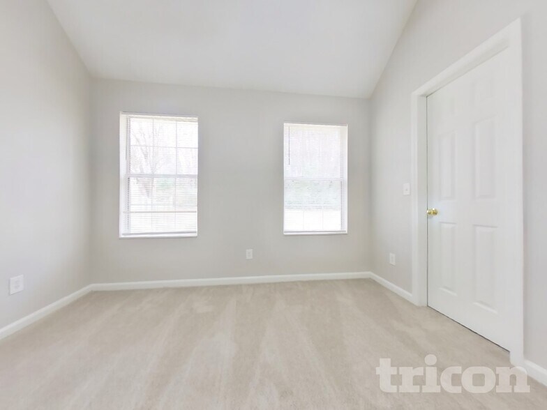 Building Photo - 2269 Charleston Pointe SE