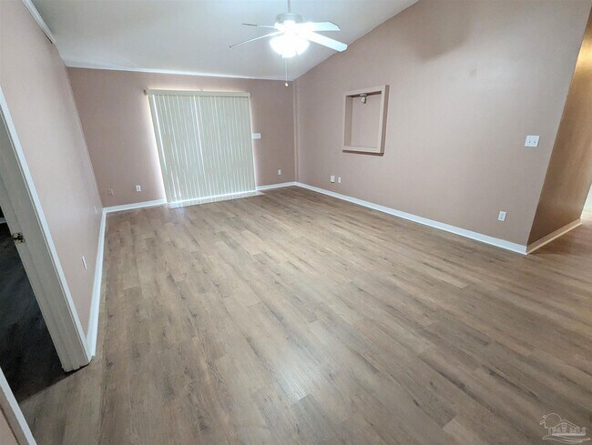 Building Photo - 7415 Lillie Ln