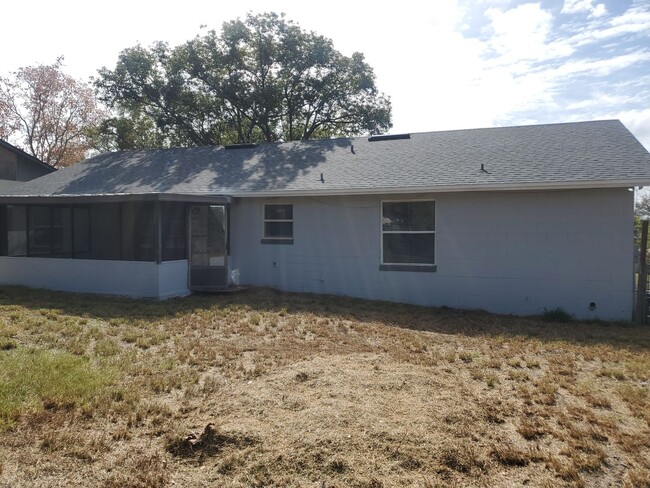 Building Photo - MODERN 3/2 HOME IN NORTHWEST ORLANDO