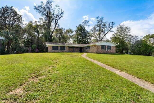 Building Photo - 207 Cache Cir