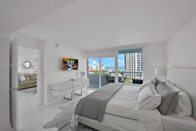 Building Photo - 400 South Pointe Dr