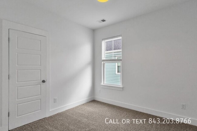 Building Photo - 507 Sound Dr