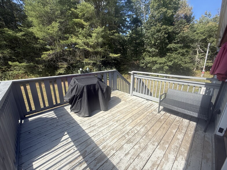 Building Photo - 18 Chestnut Dr