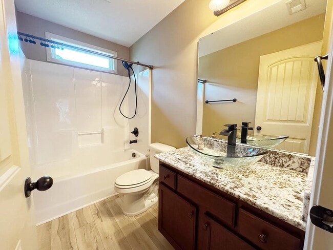 Building Photo - 106 S Hamlet Ct