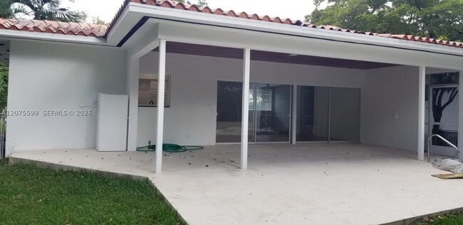 Building Photo - 702 Tibidabo Ave