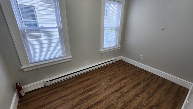 Building Photo - 1516 Pembroke St