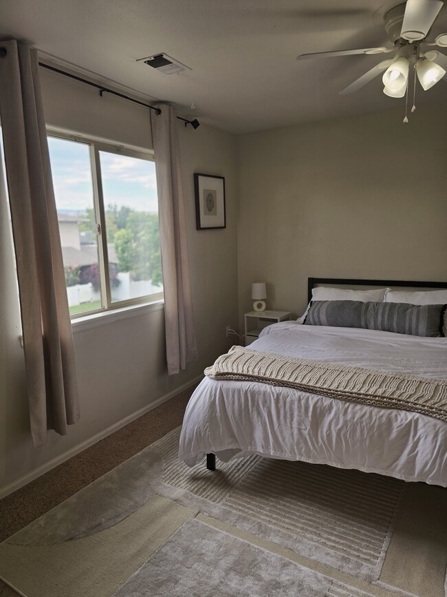 Building Photo - 2465 Theresea Ln