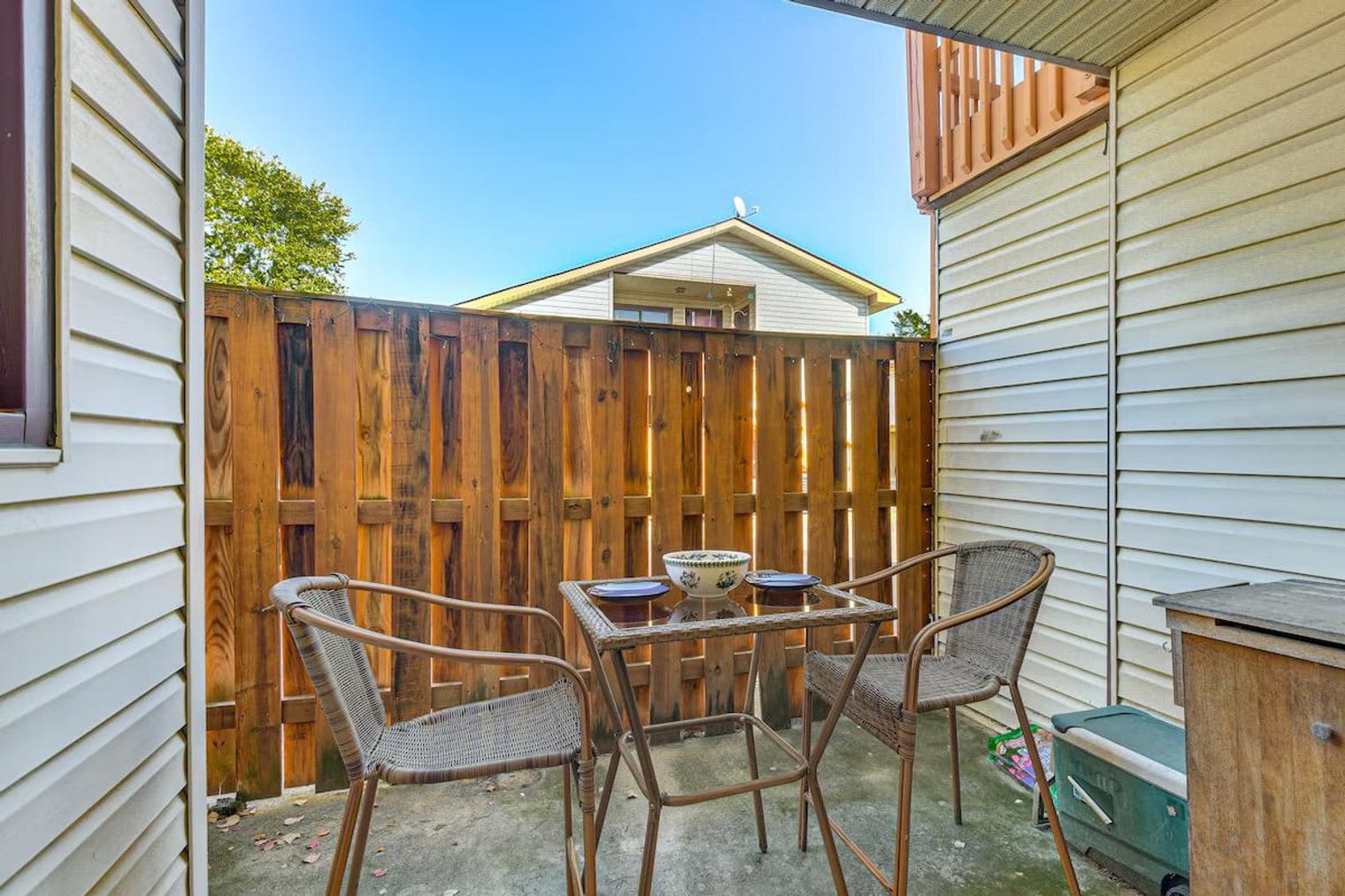 Building Photo - 8404 Mina Loma Ct