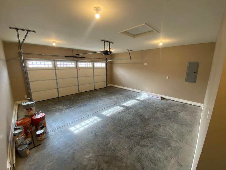 Building Photo - 1003 Jackson Heights Rd