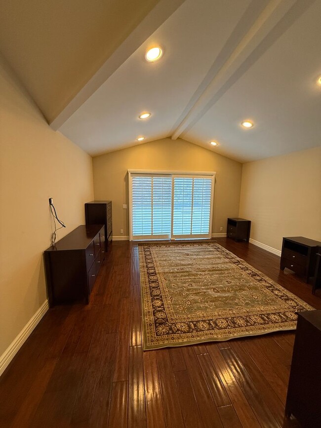 Building Photo - Beautiful 1 Story Porter Ranch, 3 Bedroom,...