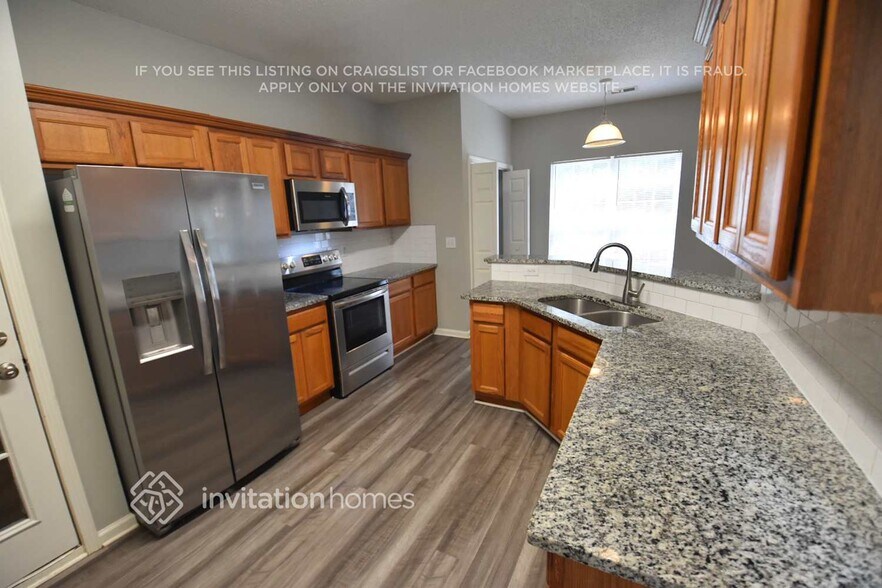 Building Photo - 211 Everett Park Dr