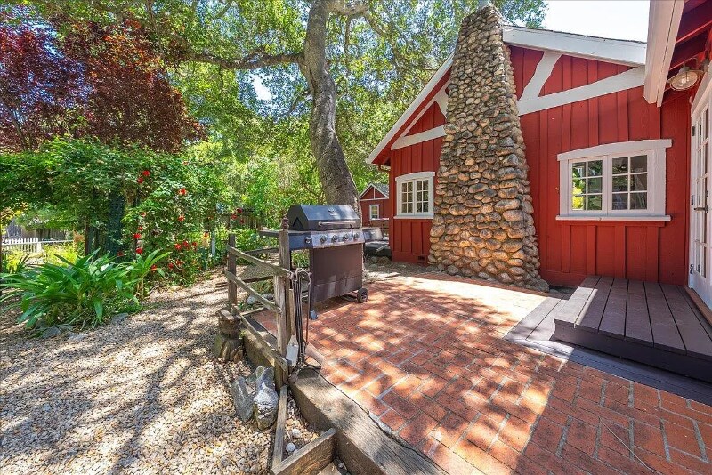 Building Photo - 11 Southbank Rd