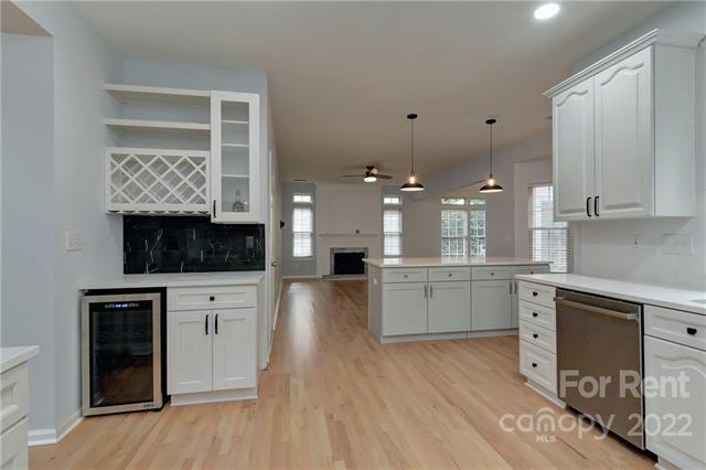 Building Photo - 517 Chadmore S Dr