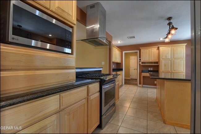 Building Photo - 424 Stonebluff Rd