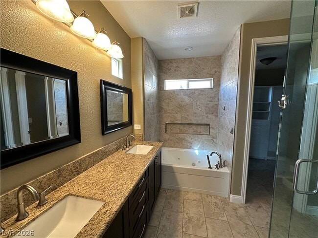 Building Photo - 2442 Granada Bluff Ct