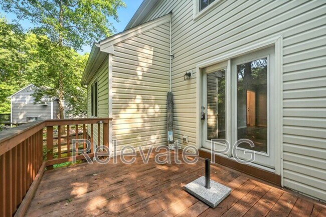 Building Photo - 2301 Strangford Ct