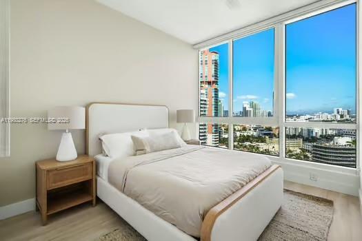 Building Photo - 100 South Pointe Dr