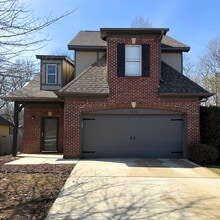 Building Photo - 1252 Washington Dr