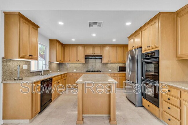 Building Photo - 1709 Campanula Dr